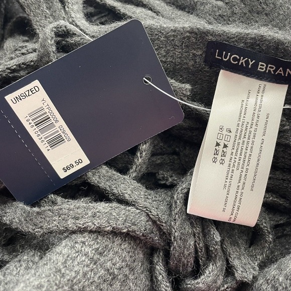 NEW $70 Lucky Brand Scarf 16"x88" Gray Fringe Poly/Acrylic Soft Warm Long - Picture 2 of 12